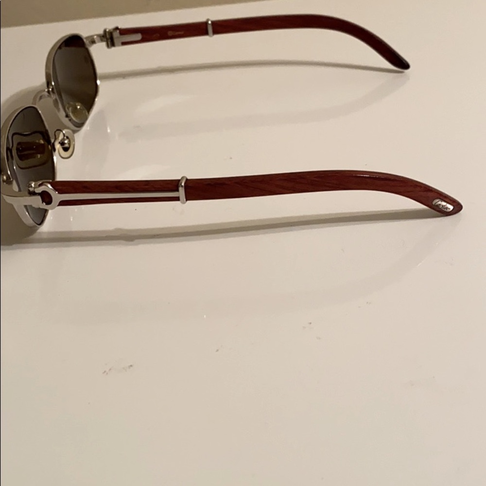 I'm selling my 1999 Vintage cartier sunglasses